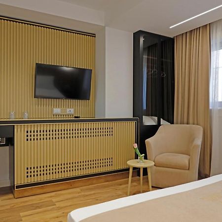 Mark Hotel Tirana Berxull Bagian luar foto